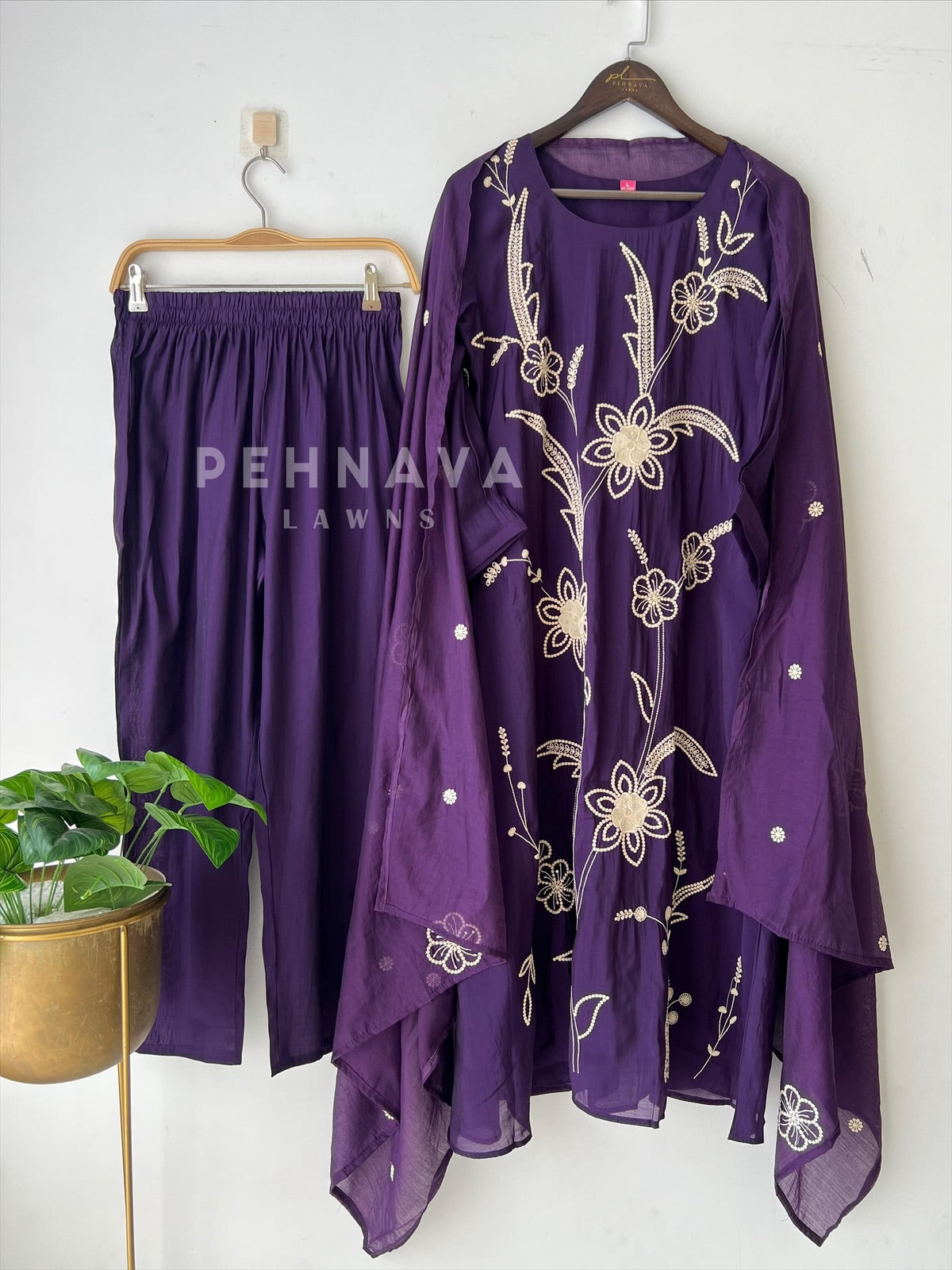Floral Embroidered Suit-3022 - Pehnava Lawns