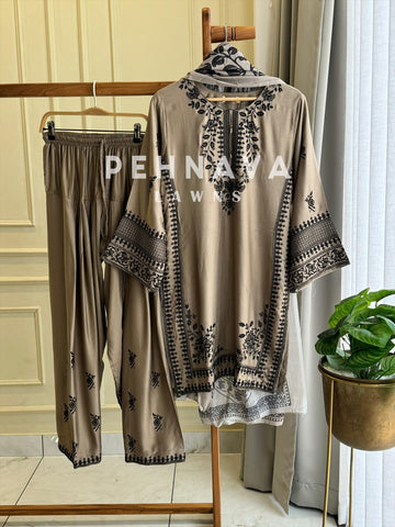 Minimal Embroidered Rayon Ethnic Set