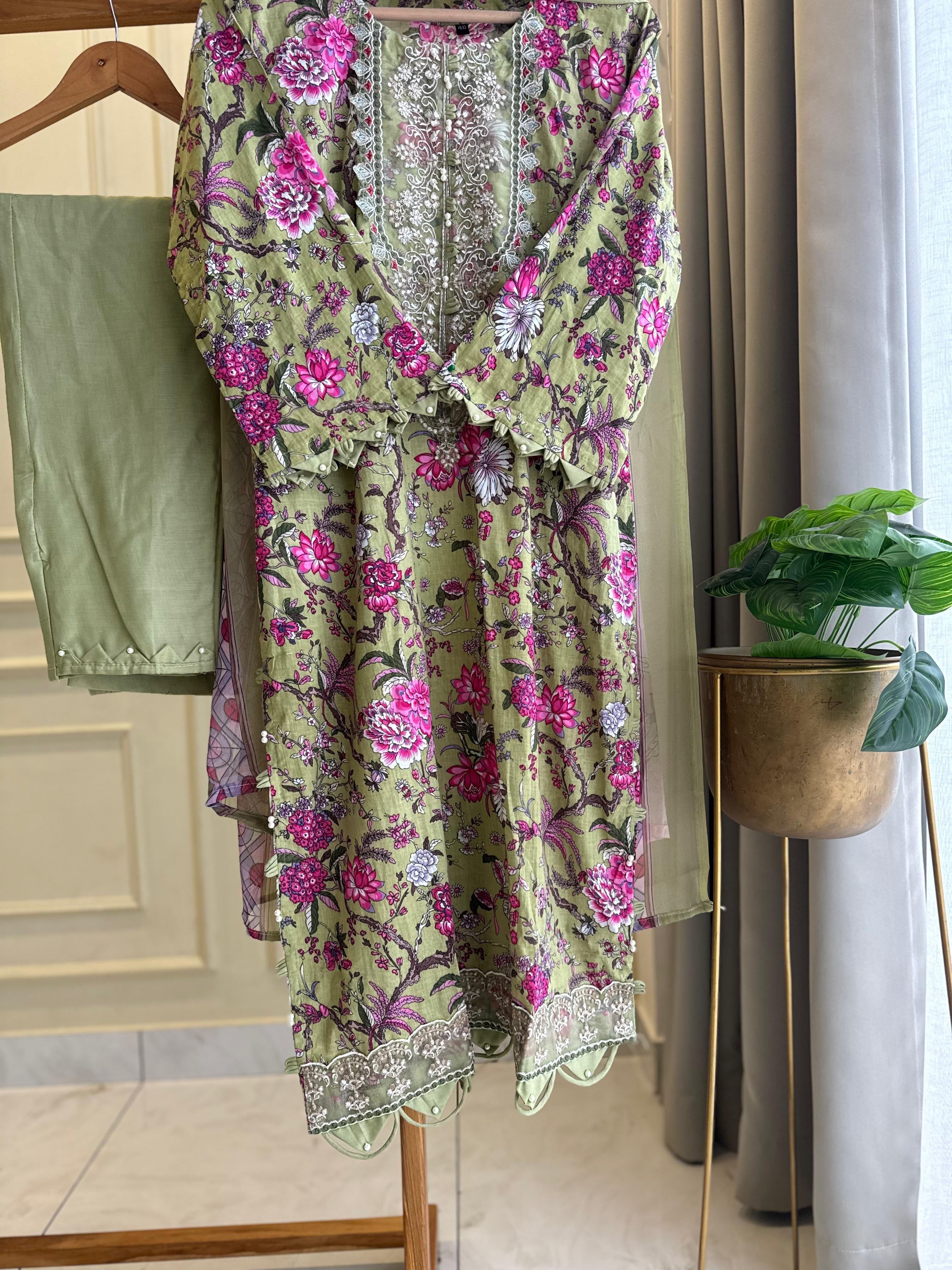 Green Printed Modern Pakistani Suit-3