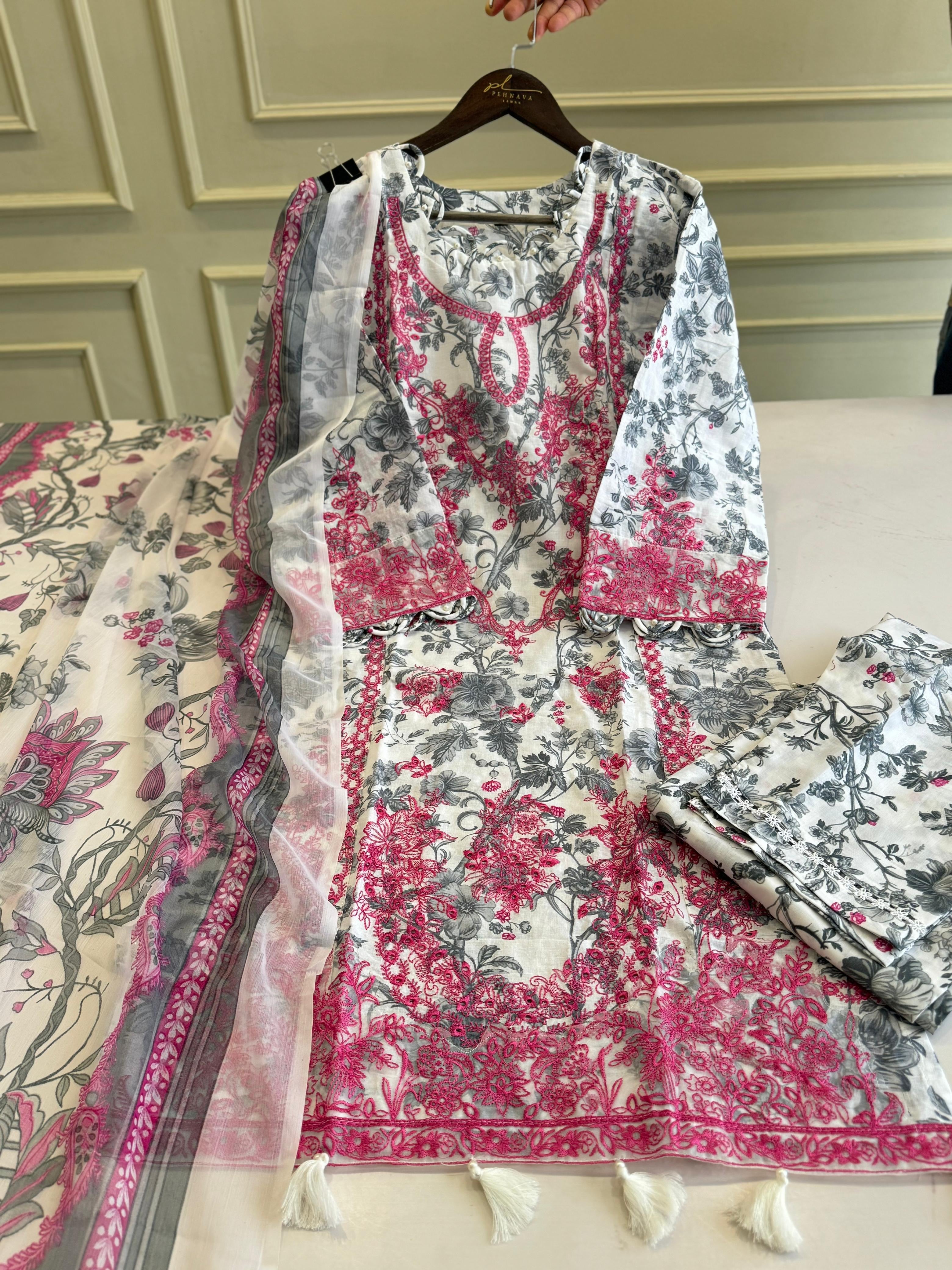Traditional Embroidery Detailed Suit-7 - Pehnava Lawns