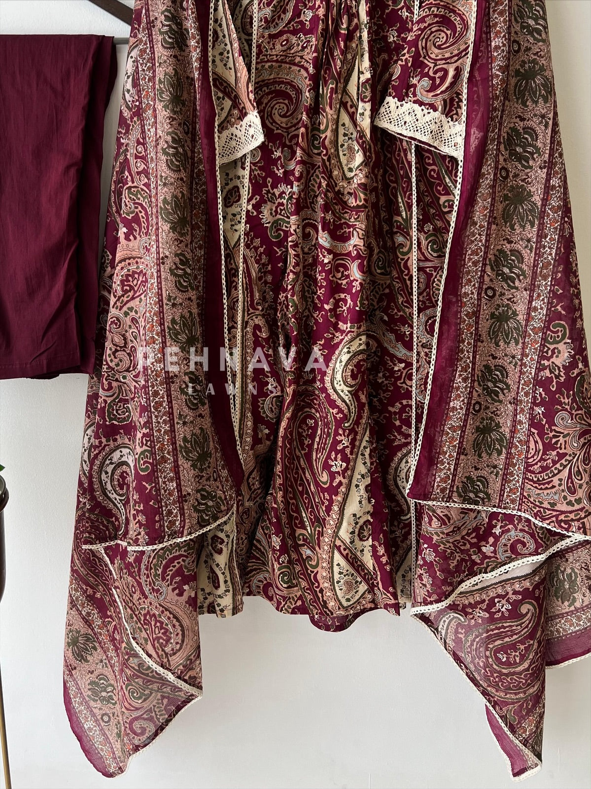 V-Neck Paisley Pattern Suit-4014