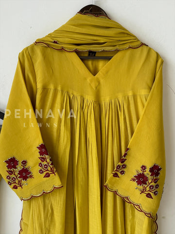 Handworked pleated suit [6-8 Days Dispatching Time] - Pehnava Lawns