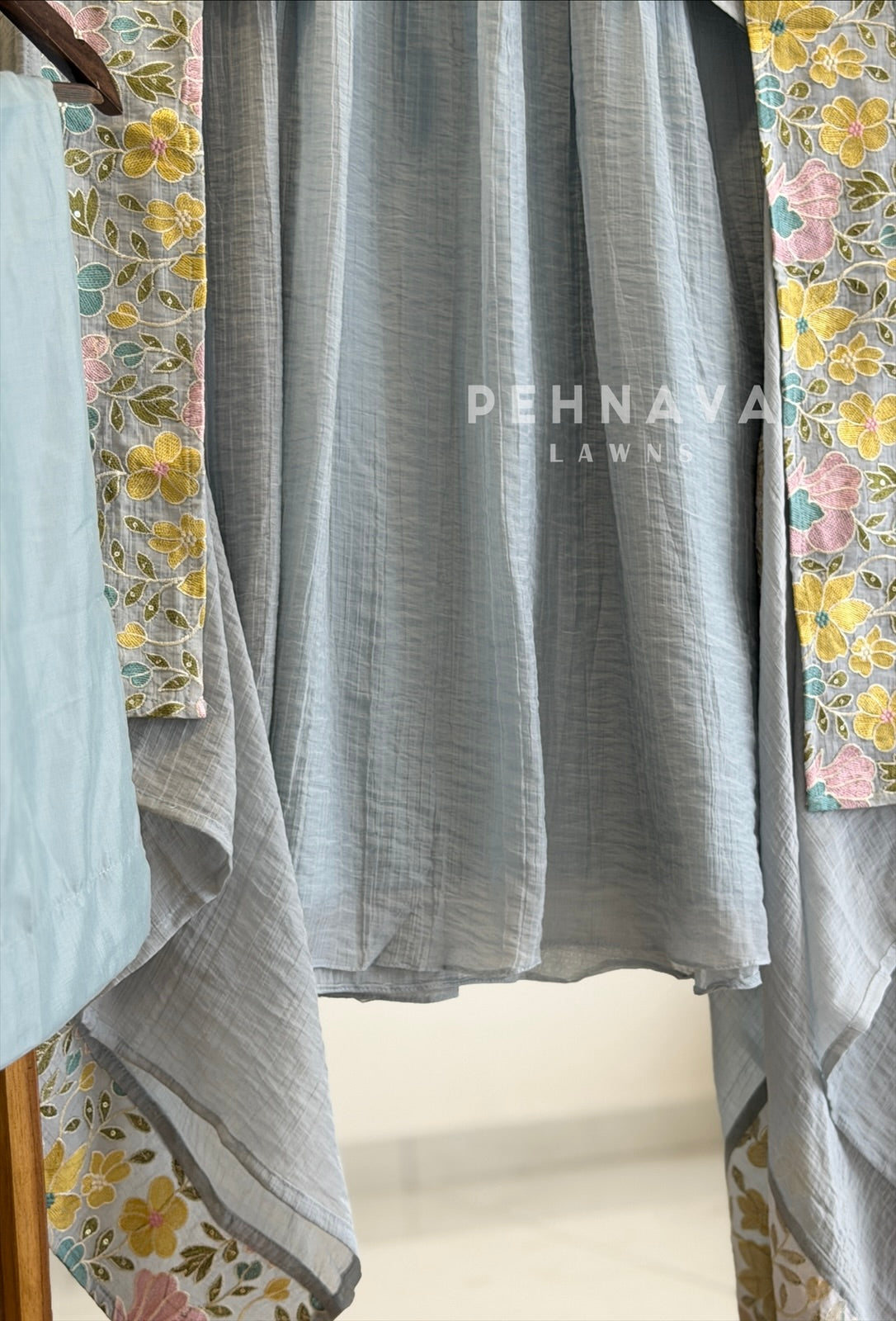 Floral Embroidered Suit 13216