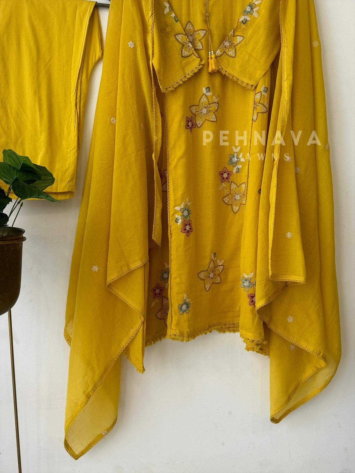 Floral Thread Cotton Suit-3295 - Pehnava Lawns