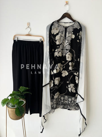 New Floral Embroidery Kurtha Suit