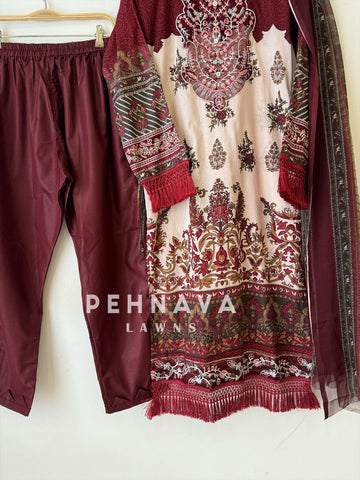 Pretty Lace Detailed Maroon Suit