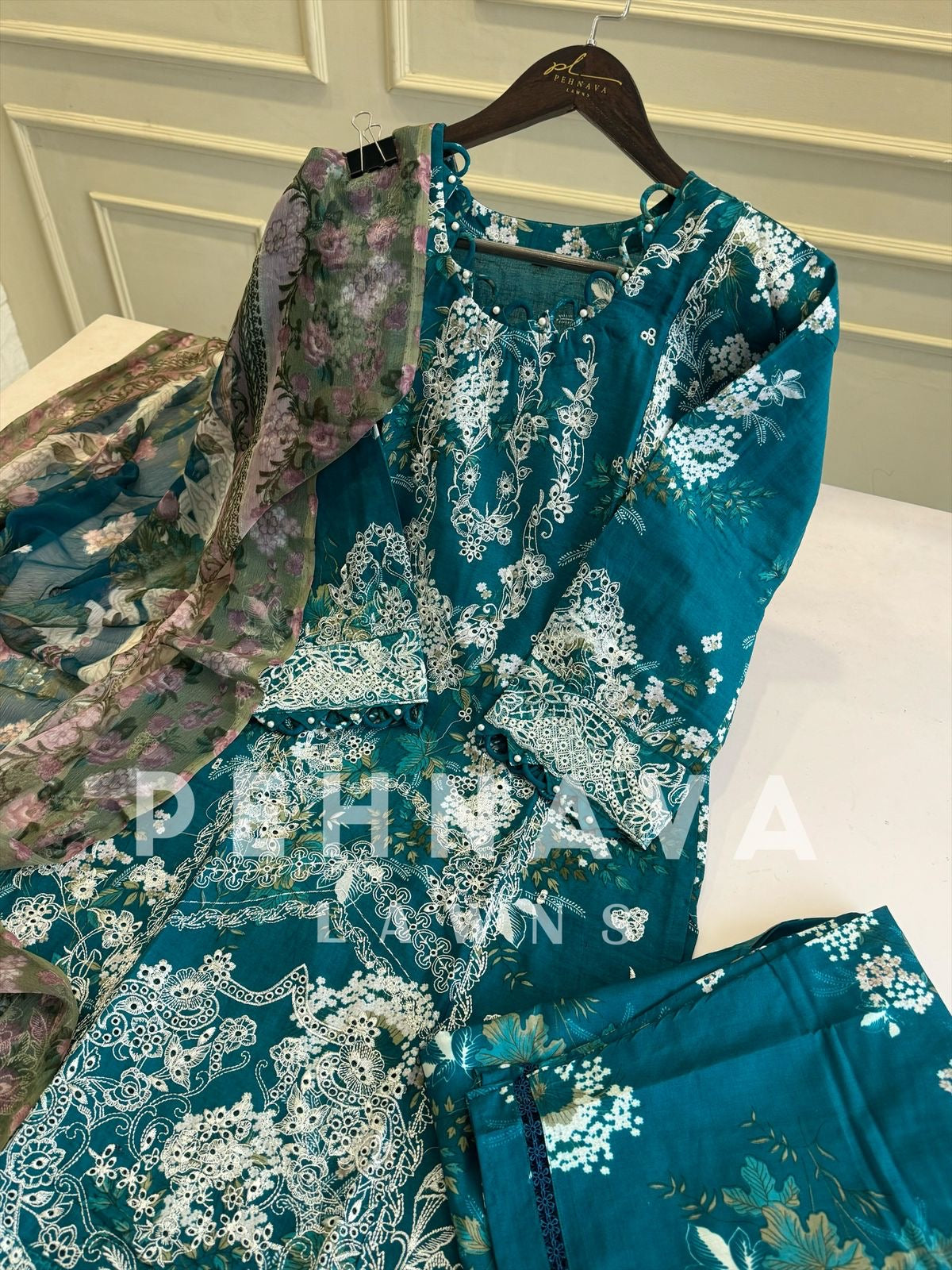 Traditional Embroidery Detailed Suit-4