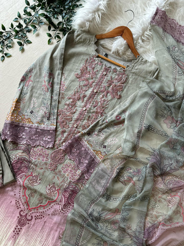 Cotton Suit with lace detailings