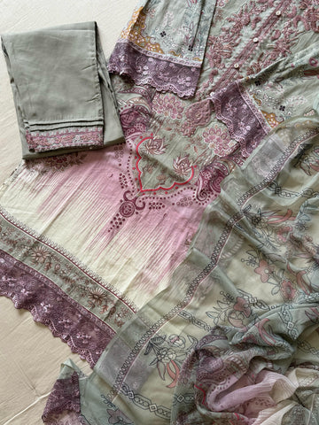 Cotton Suit with lace detailings