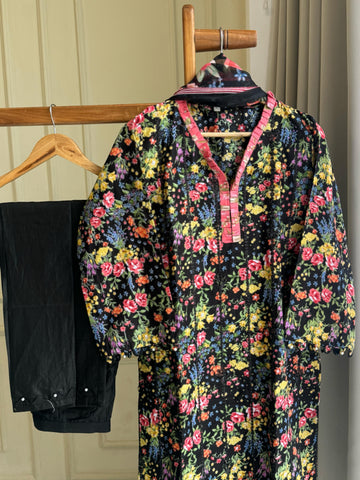 Cotton Suit with lace detailings -0105
