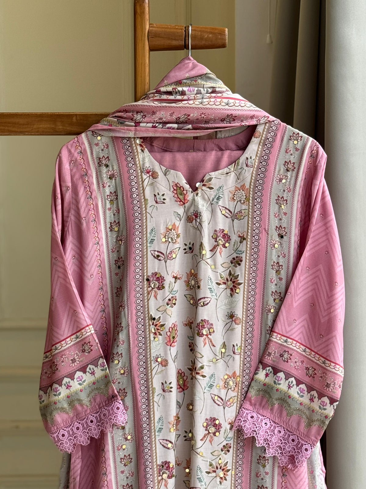 Pure Muslin Suit featuring mirror detailings