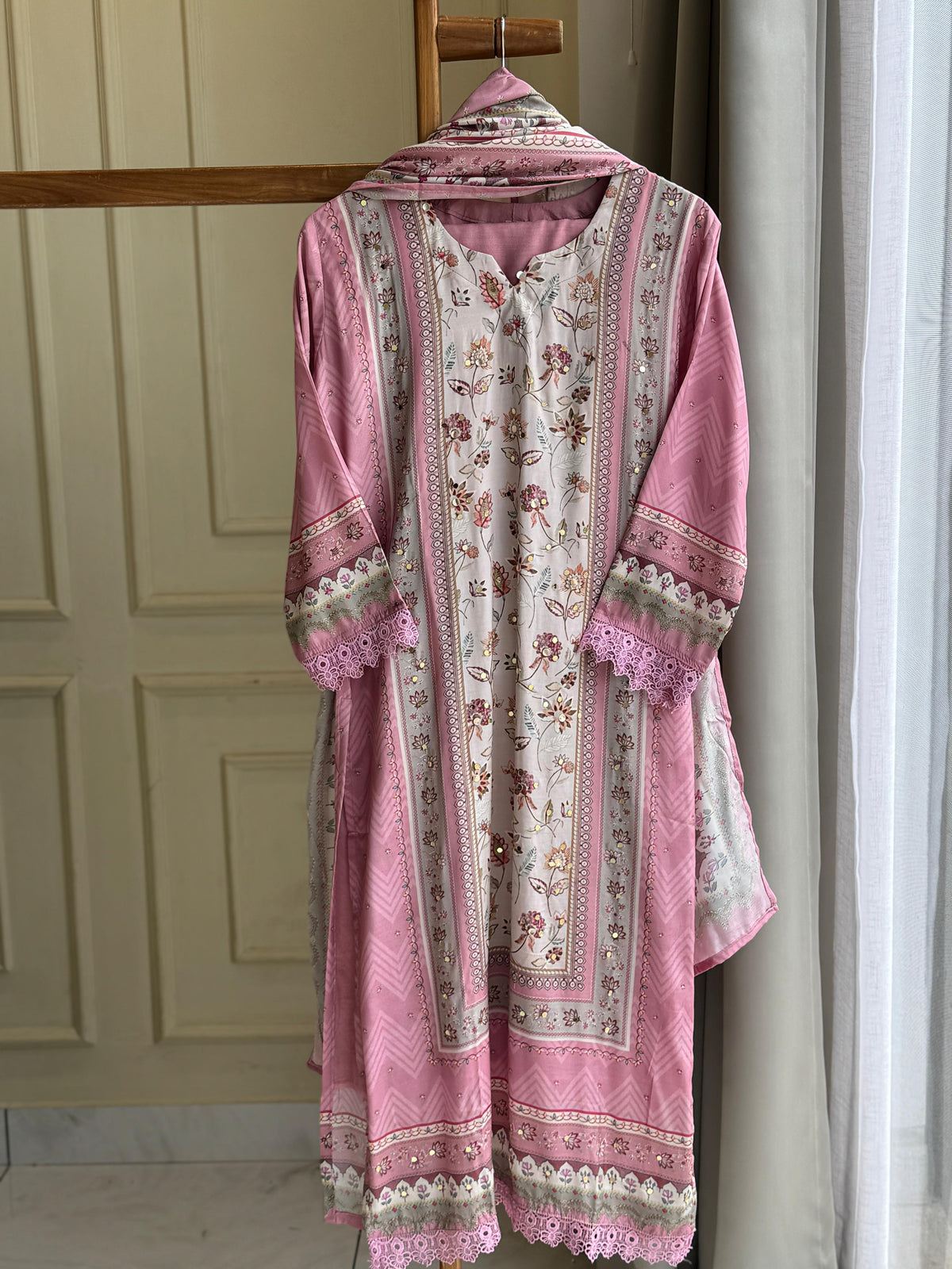 Pure Muslin Suit featuring mirror detailings