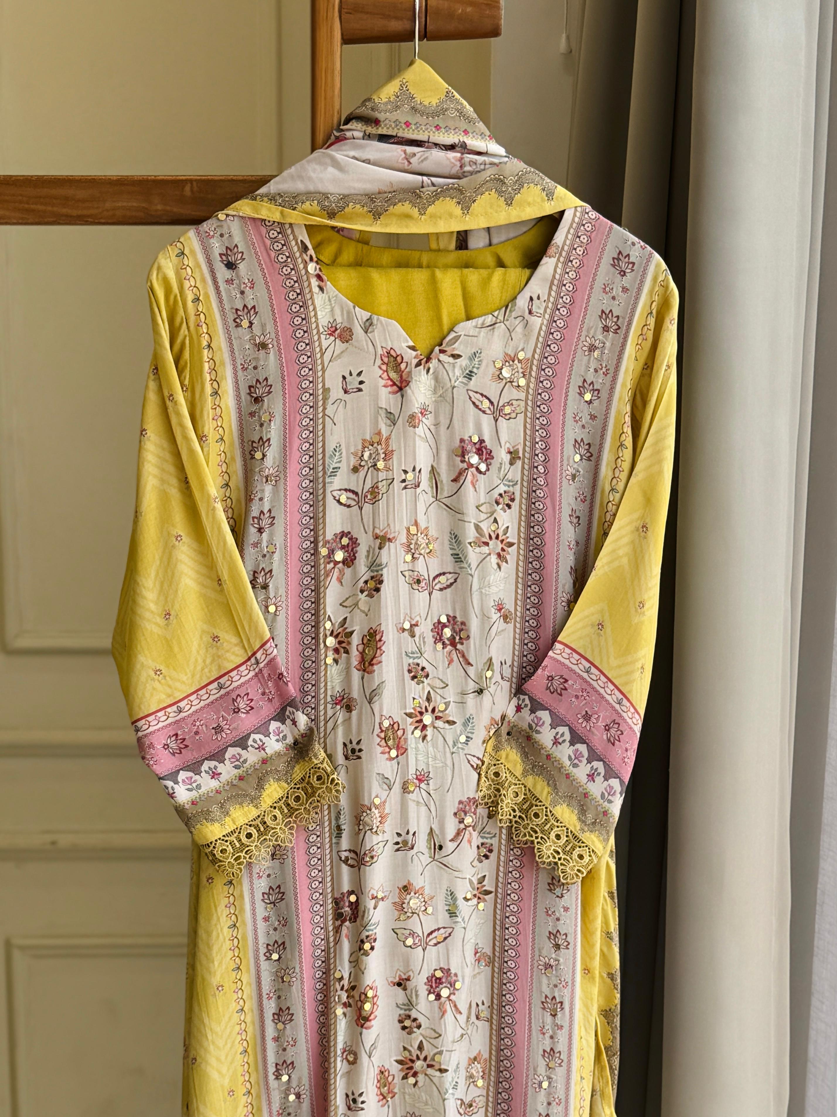 Pure Muslin Suit featuring mirror detailings